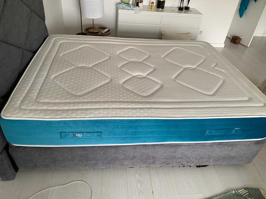 Cama sommier com arrumação