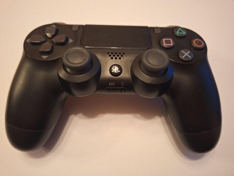 Comando Dualshock 4 preto com avaria (drift) no joystick direito64172191760641120