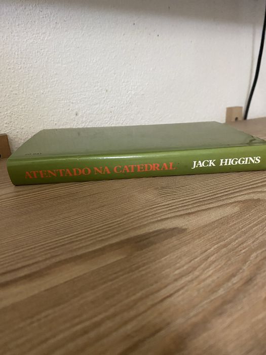 Livro “Atentado à Catedral”