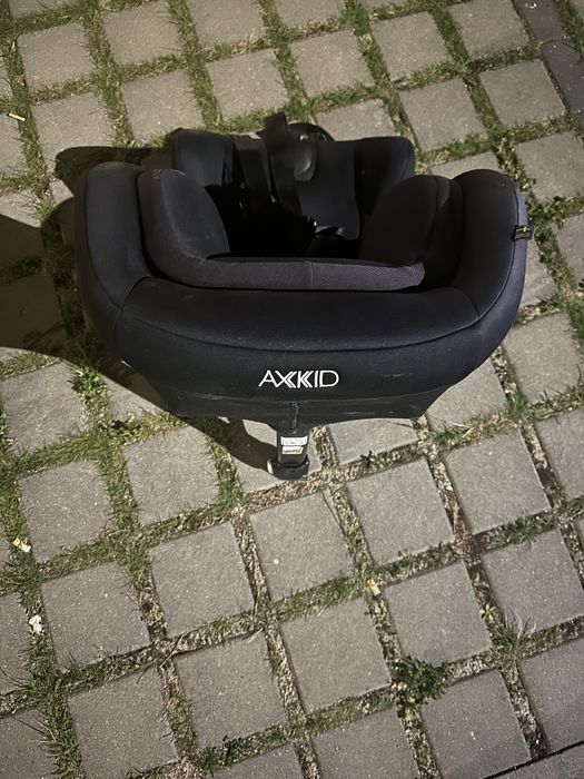 Fotelik samochodowy Axkid 9-25 kg bdb