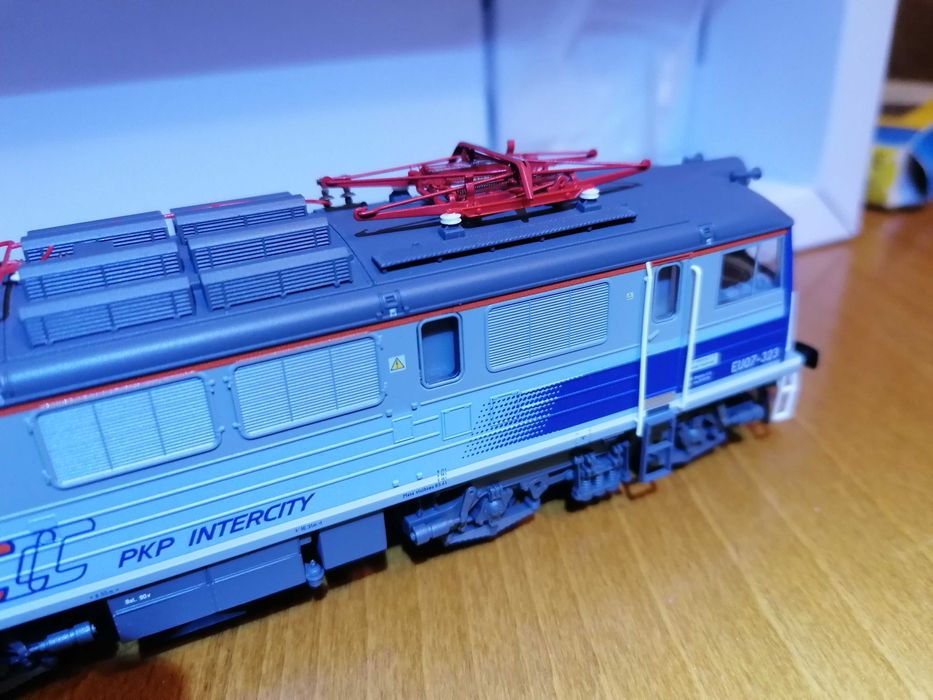 lokomotywa PIKO EUO7 323