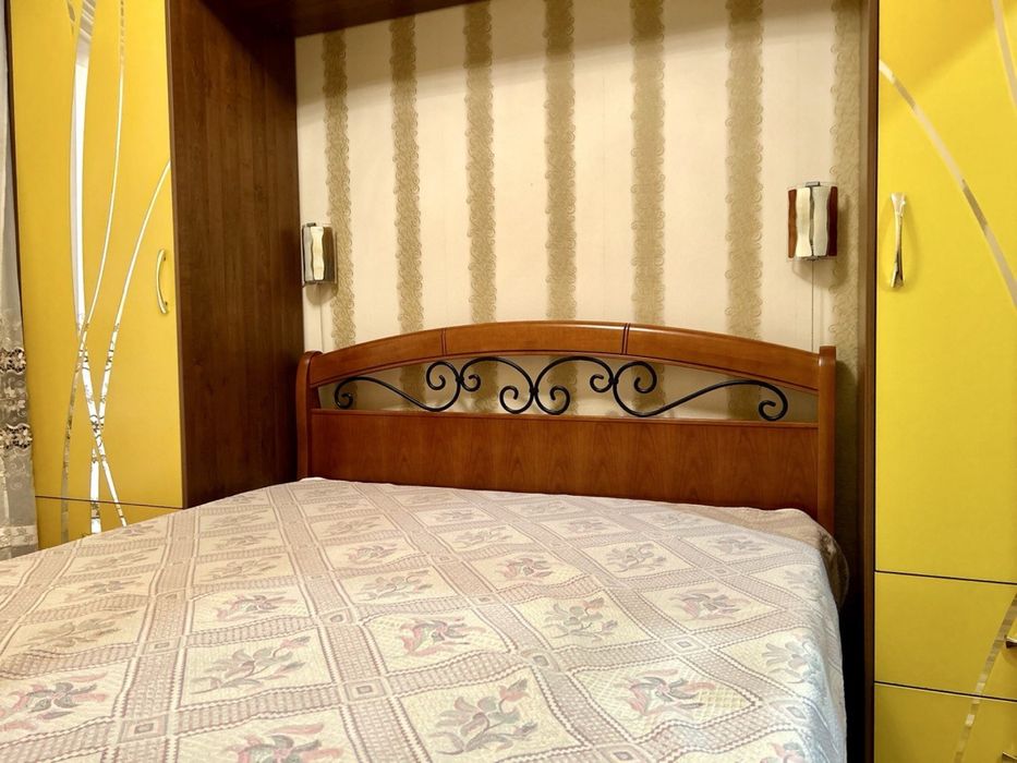 Здається затишна 2-кімнатна квартира в центрі міста 95 кв.(Чашка)