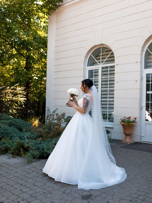 Весільна сукня. Плаття весільне зі шлейфом