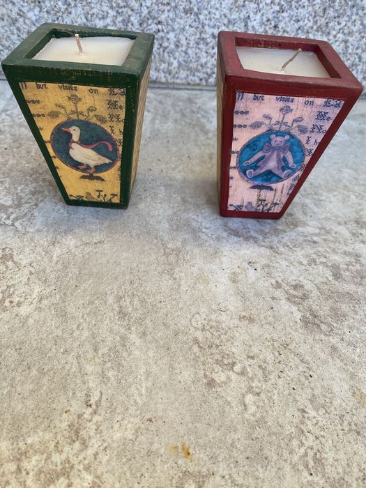 Conjunto de duas velas novas