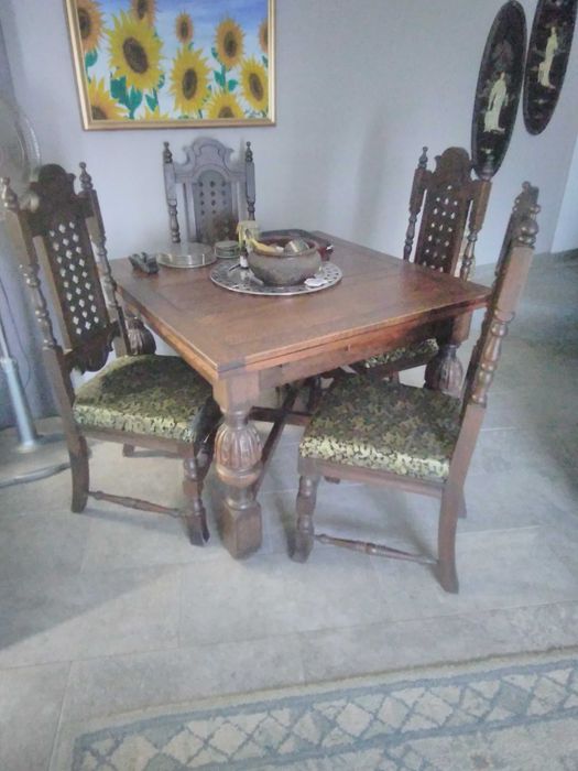 Dining table and chairs vintage/ antique