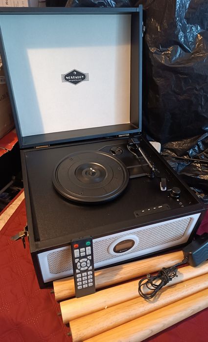 Програвач вінілу Auna Sarah Ann DAB+/FM радіо, USB, Bluetooth чорний