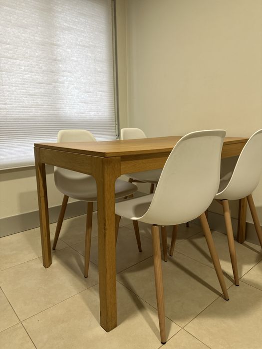 Mesa de cozinha extensivel + 4 cadeiras