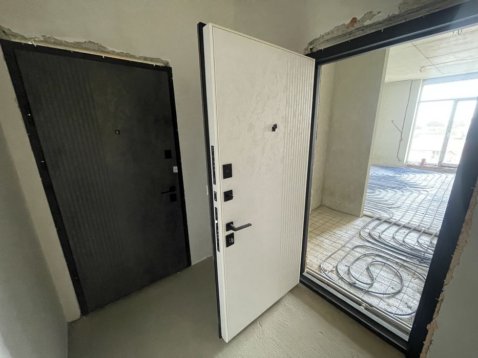 Продам 2х-двох кімнатну квартиру Новобудова Центр Набережна двох кімнатна
