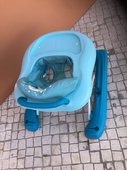 Andarilho em bom estado confortavél