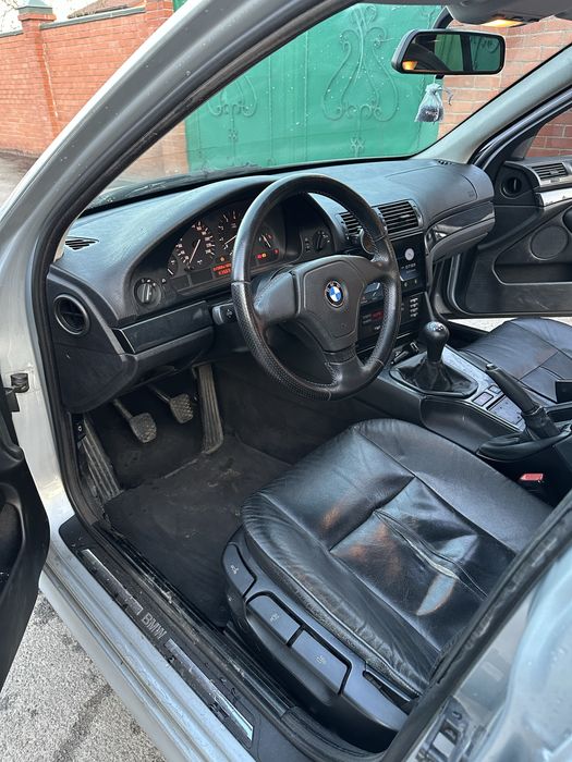 Продам BMW E39 520 m-look
