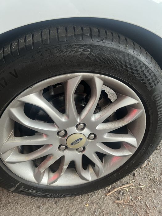 Continental UltraContact 215/55 R17