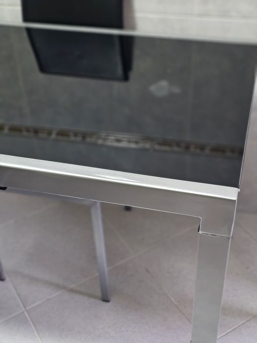 Mesa e 4 cadeiras