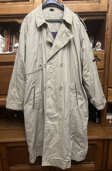 Костюм чоловічий,54р.та плащ