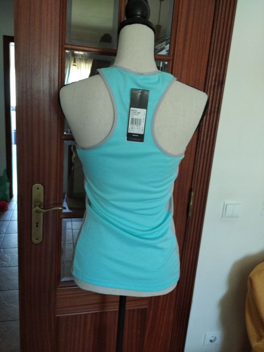 Camisola da Adidas nova tamanho 14/15 anos o