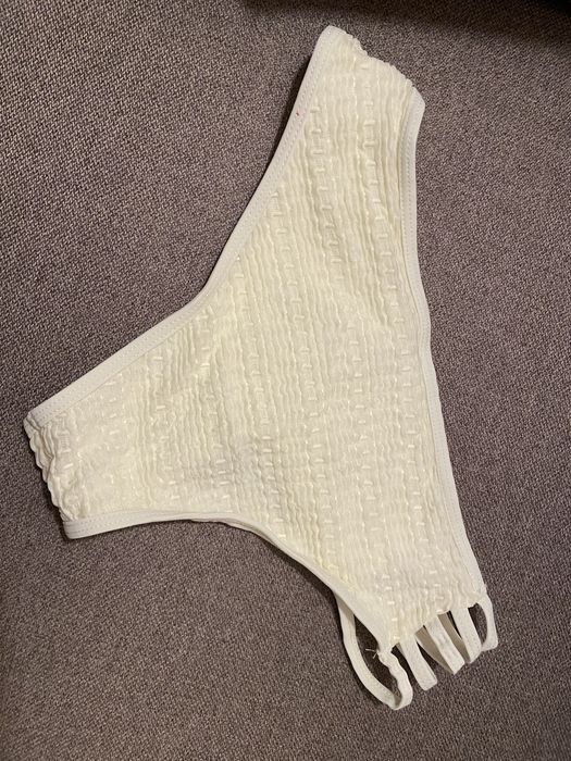 Bikini branco creme novo