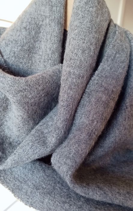 Szary wełniany szalik Satila