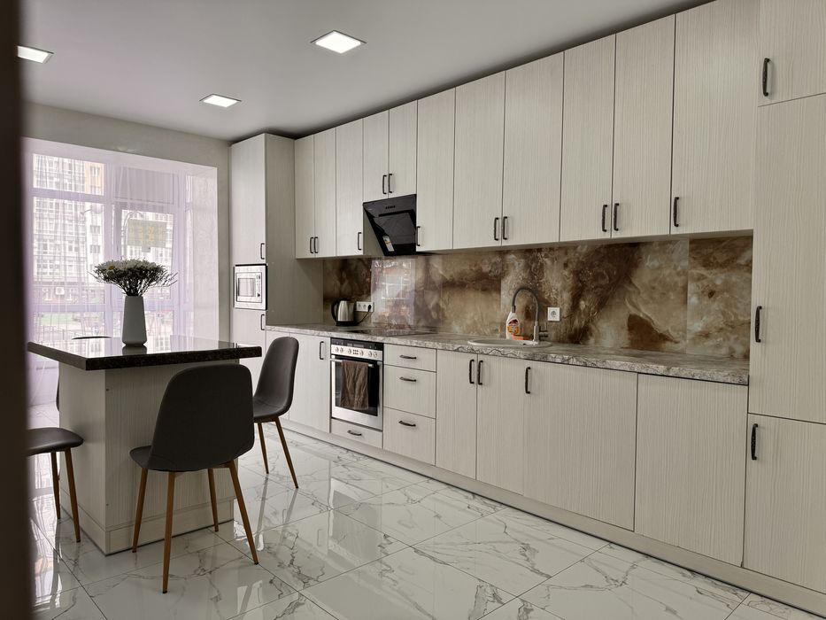 ! Подобово ! 2-х кімнатна вул. височана ( центр)