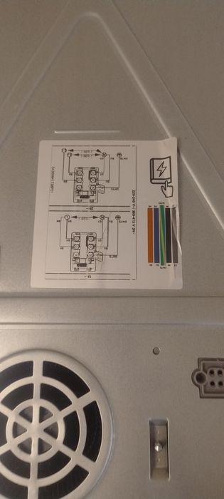 Sprzedam kuchenkę indukcyjną   BOSCH  o symbolu PVQ61RBB5E