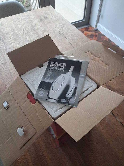 Aquecedor e resfriador de vinho para uma única garrafa