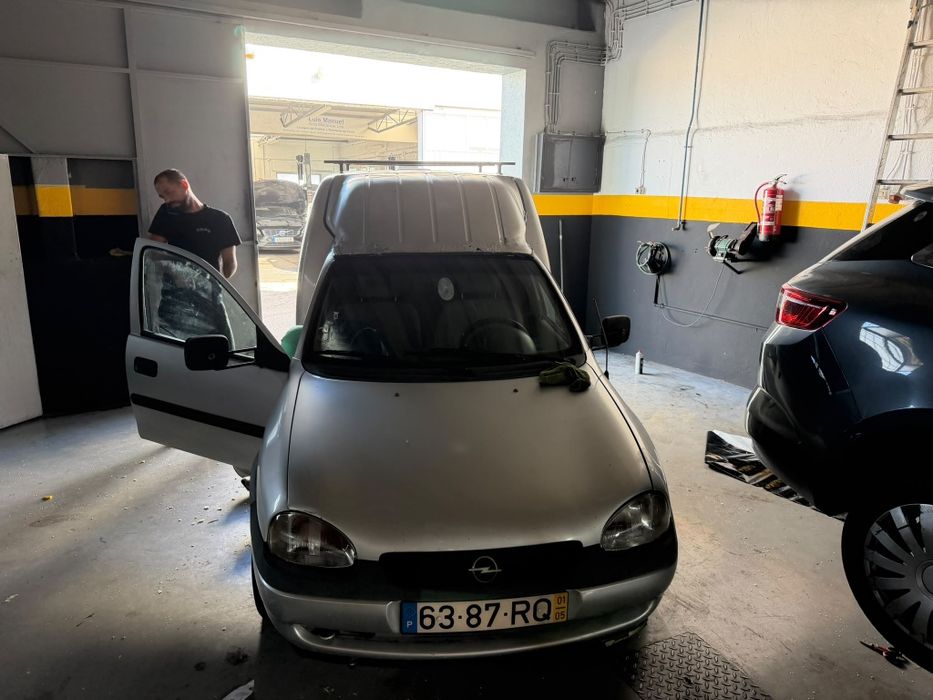 Opel Combo 2001 pronta para trabalhar