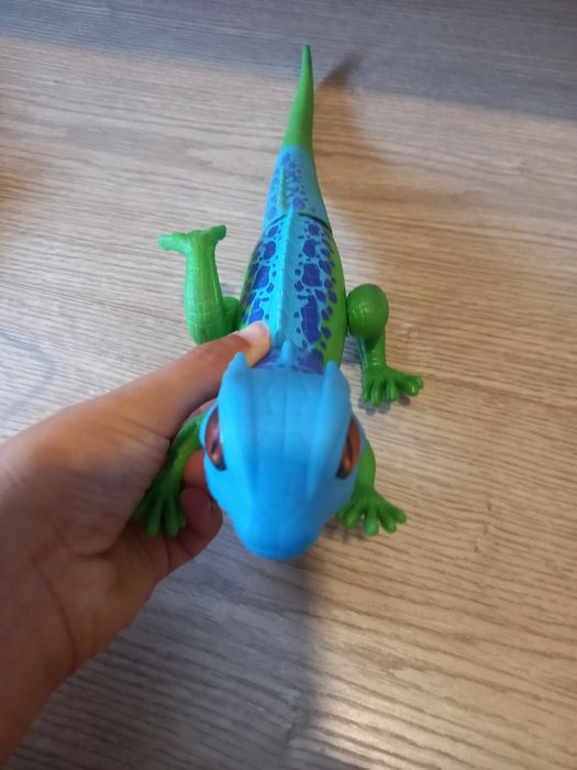 Lagarto eletrónico rastejador