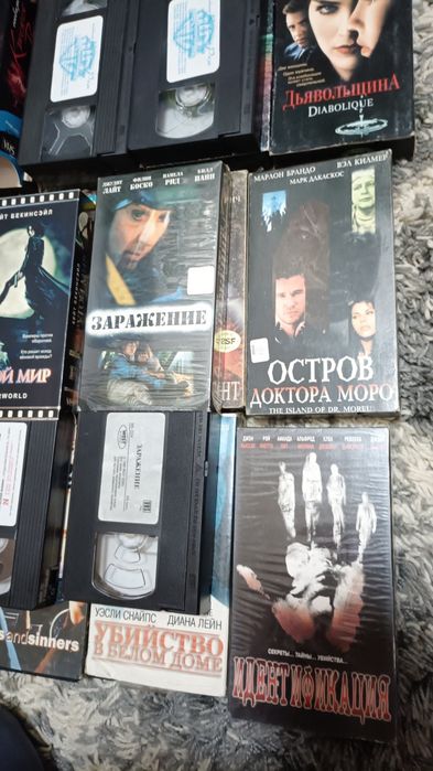 Видеокассеты с фильмами и мультфильмами відеокасети vhs