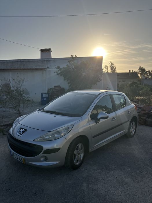 Peugeot 207 1.4 hdi foto 4
