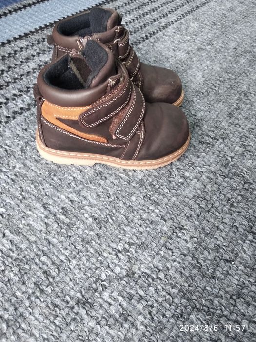 Демісезонні шкіряні черевики 23 розміру