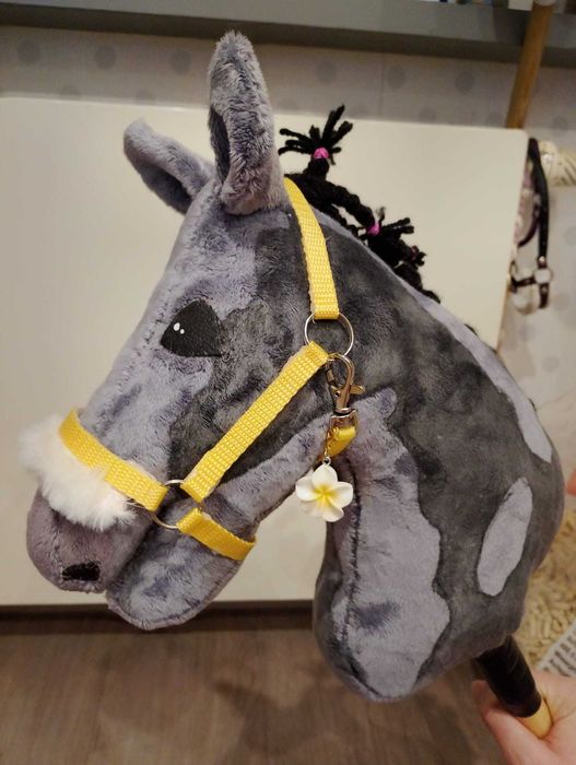 Żółty kantar dla Hobby Horse