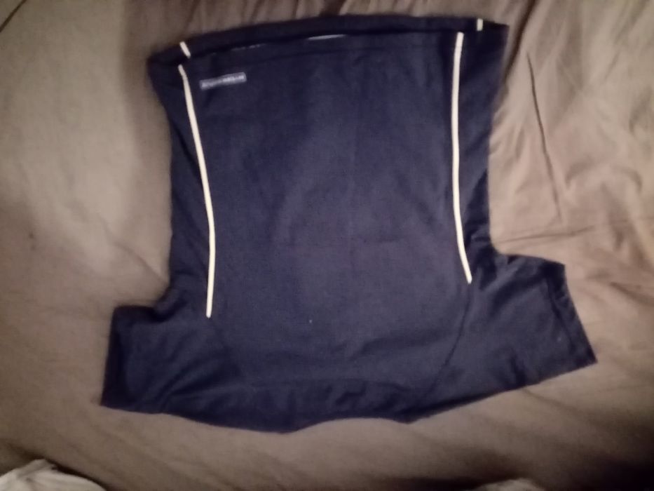 Sprzedam bluzke rebook campus