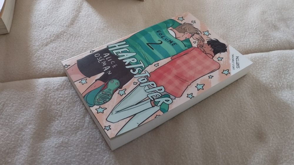 "Heartstopper: volume 2" em inglês