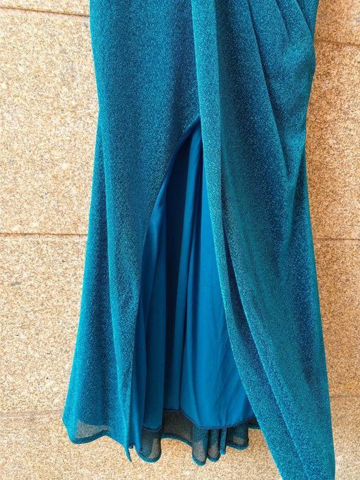 Vestido de Festa Azul Turquesa com Brilhantes | Decote V | Tam. Único (M/L), Novo