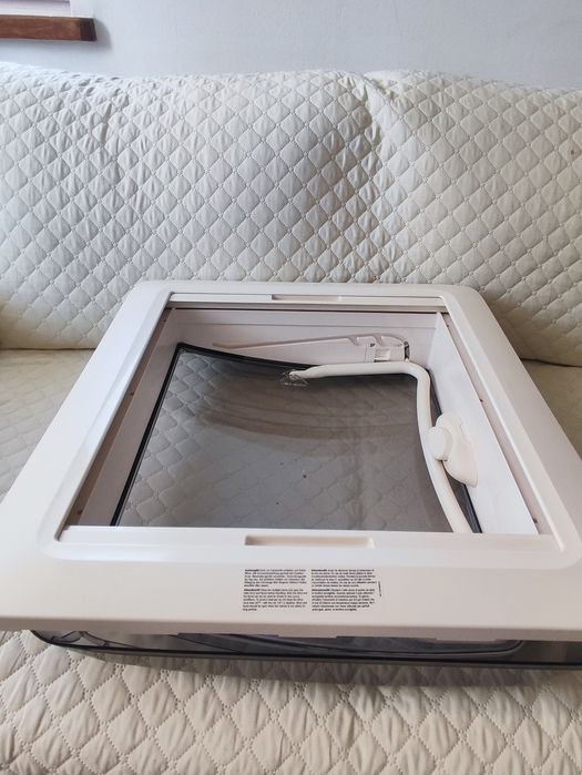 Okno dachowe  świetlik do kempingu, kampera