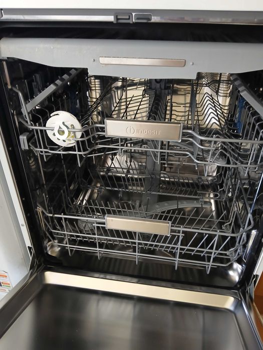 Máquina lavar loiça indesit na garantia