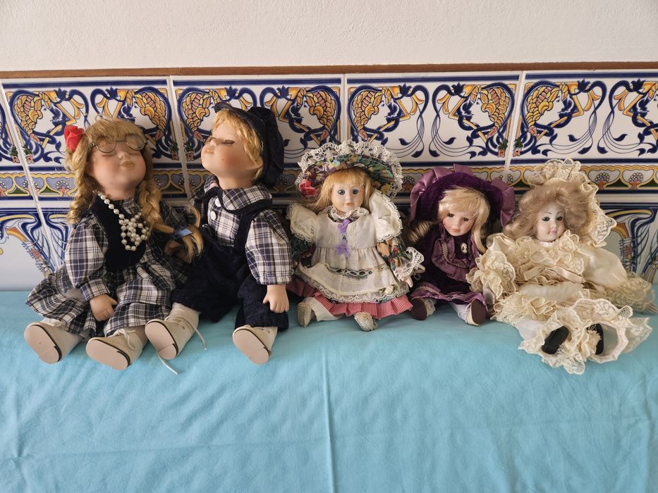 Bonecas de porcelana