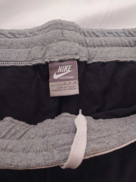 Spodnie za kolano damskie Nike oryginalne używane rozmiar M