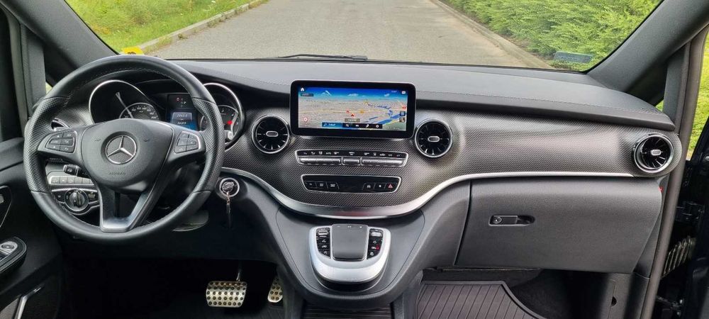Wynajem busów osobowych 6, 7 os Mercedes V-Klasa 4matic 240KM + stolik