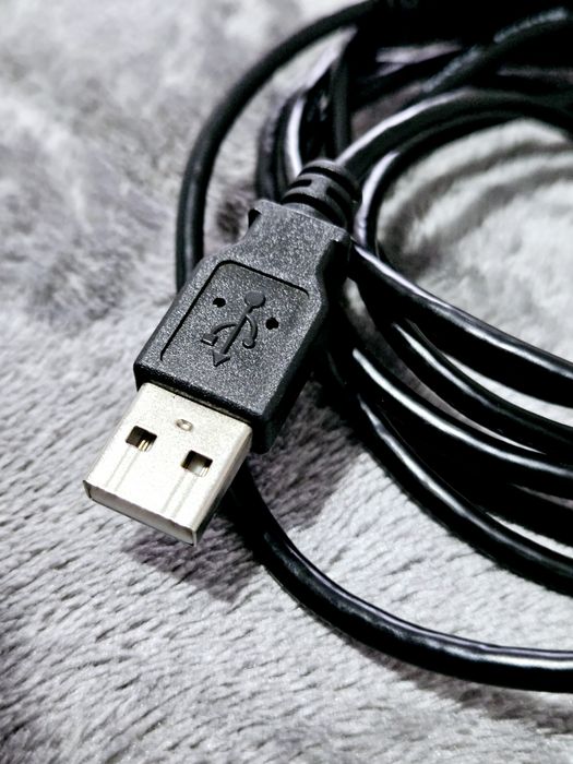 Cabo USB em preto