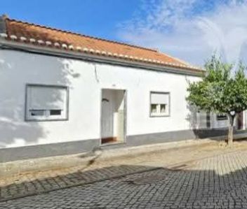 Casa T4+1 em Serpa