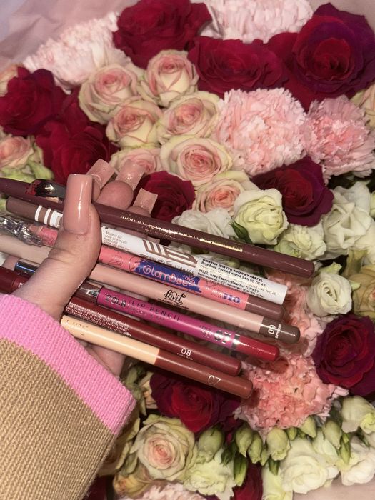 Косметика/лот zola kiko flower knows clarins glambee eveline maybeline