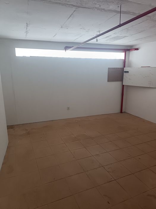 Garagem na rua 10 de Agosto Figueira da Foz