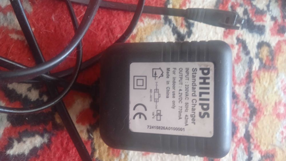 Зарядные устройства Дата кабели. Старые модели. Корпуса.