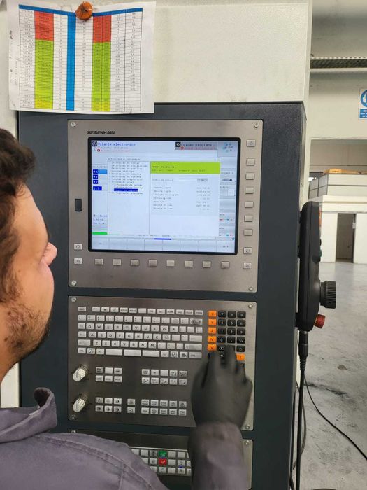 Centro de maquinação vertical de 3 eixos AXILE V5 Microcut V-20G #V1.2