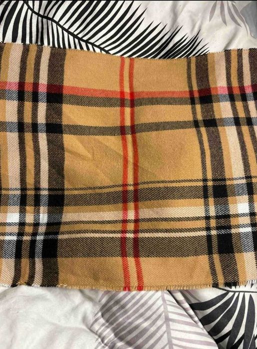 Szalik Burberry nowy