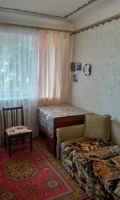 Продам затишну кімнату в гуртожитку, район ТРЦ Київ з меблями.