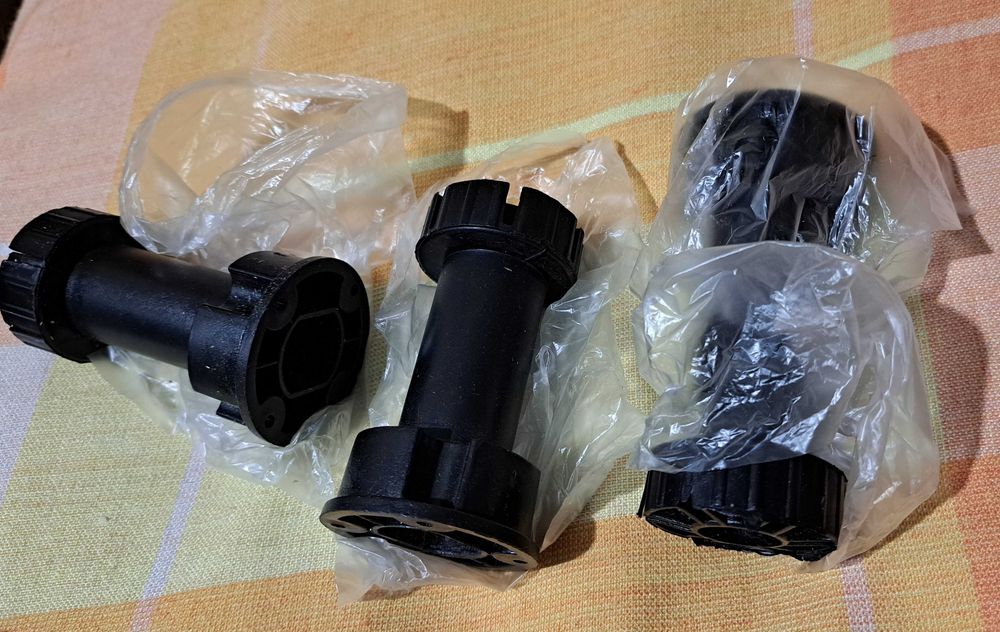 Ножки до меблі з регуліровкою висоти