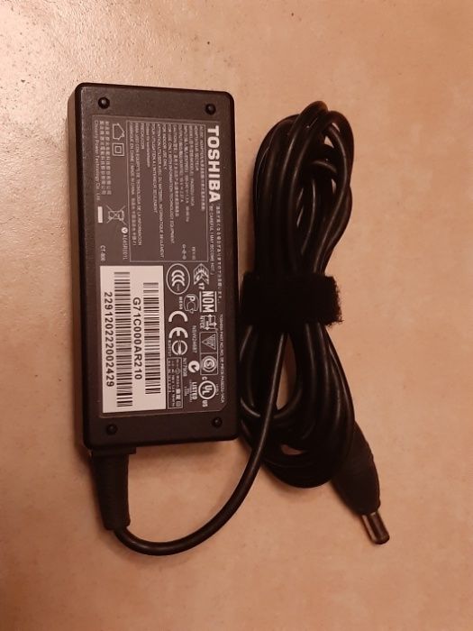 Carregador Original Toshiba 19V 1,58A 30W