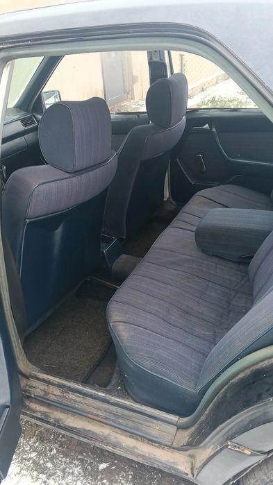 Мерседес 124 в непоганому стані