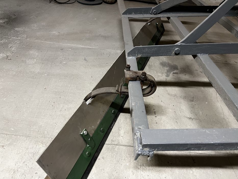 Pług do śniegu do ciągnika