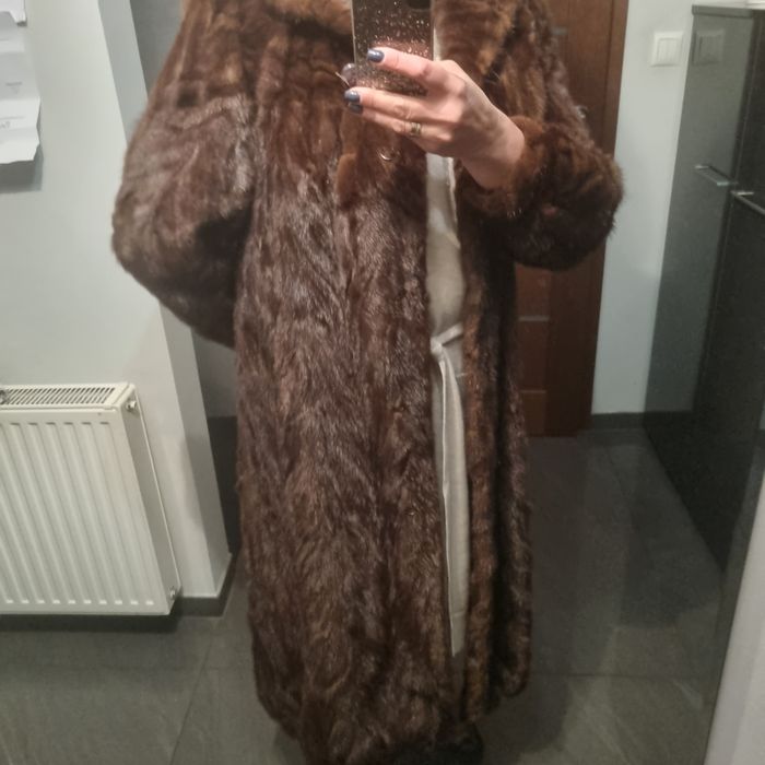 Futro z  norek brązowe, długie,